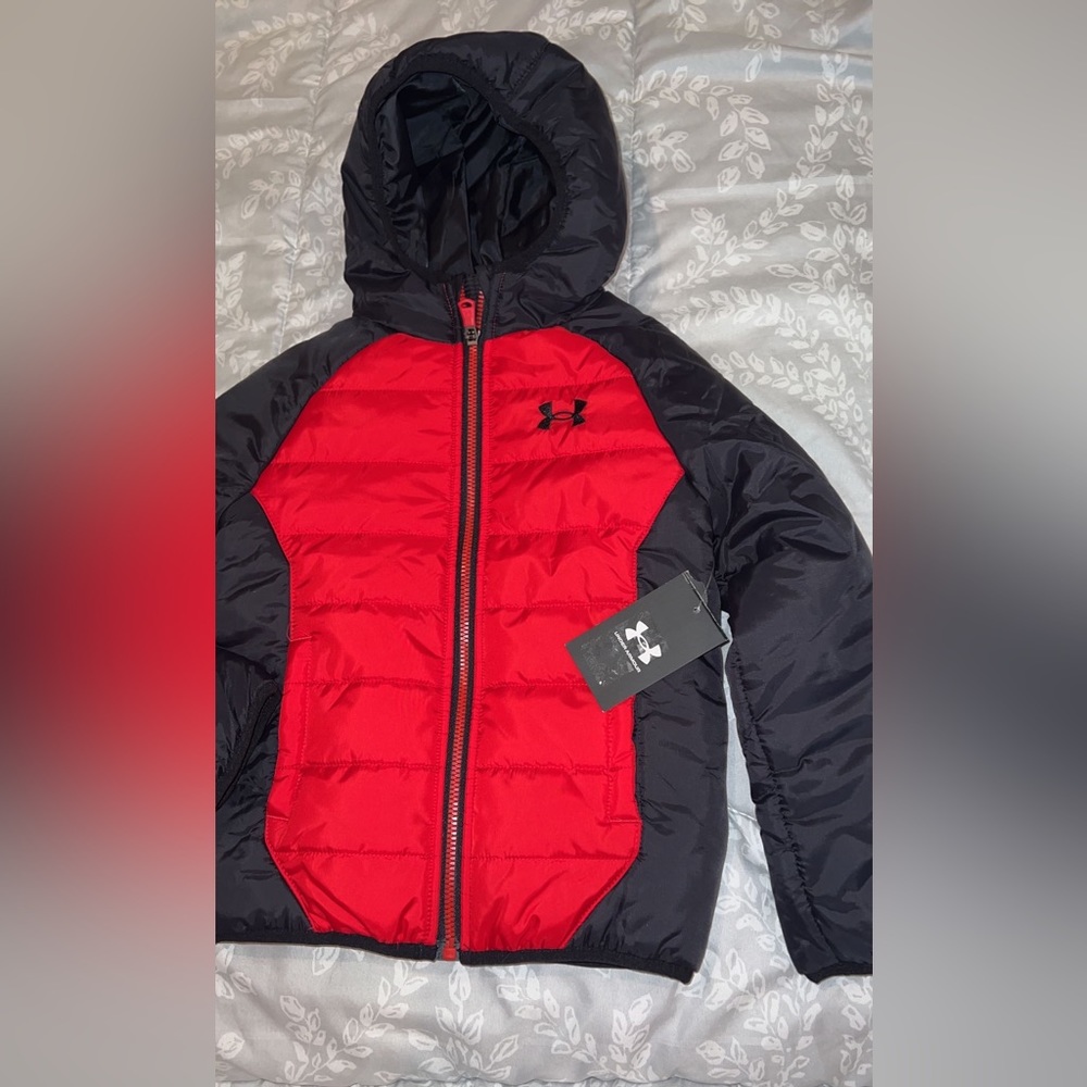 Under Armour little boys size 5 black & red jacket new with half a tag on it